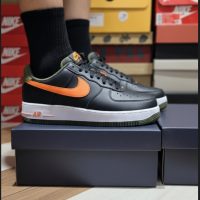 NIKE SNEAKERS