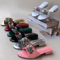 MAX SELECTION SLIPPERS