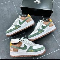 NIKE SNEAKERS