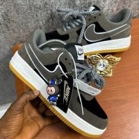 NIKE SNEAKERS (GREY)